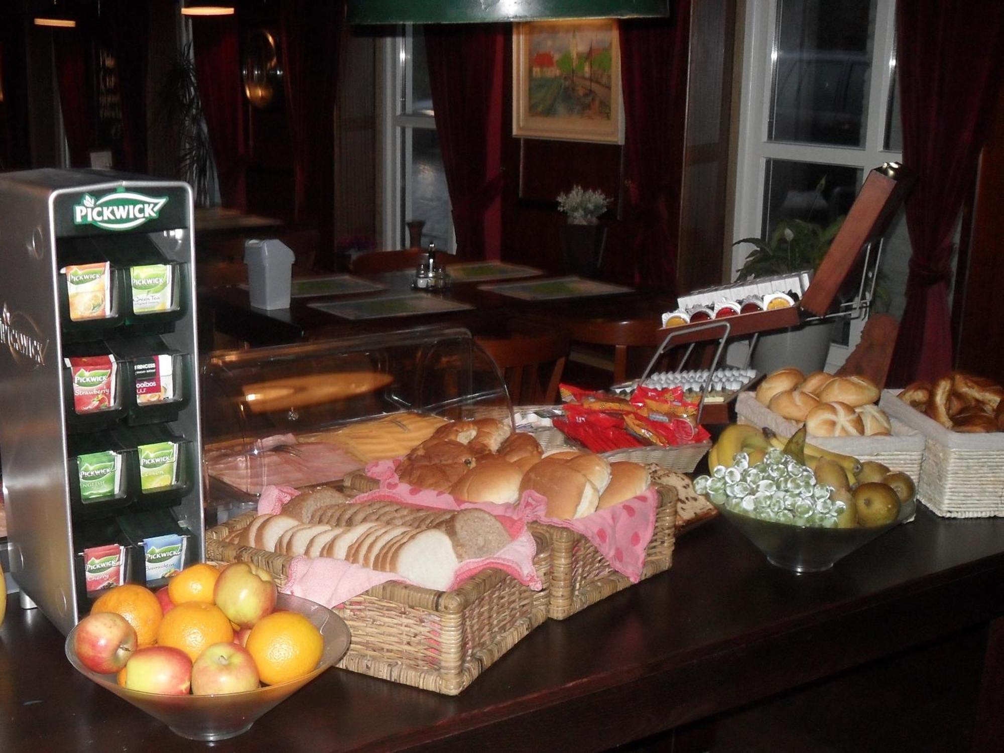 Hotel De Harmonie Sexbierum Екстериор снимка
