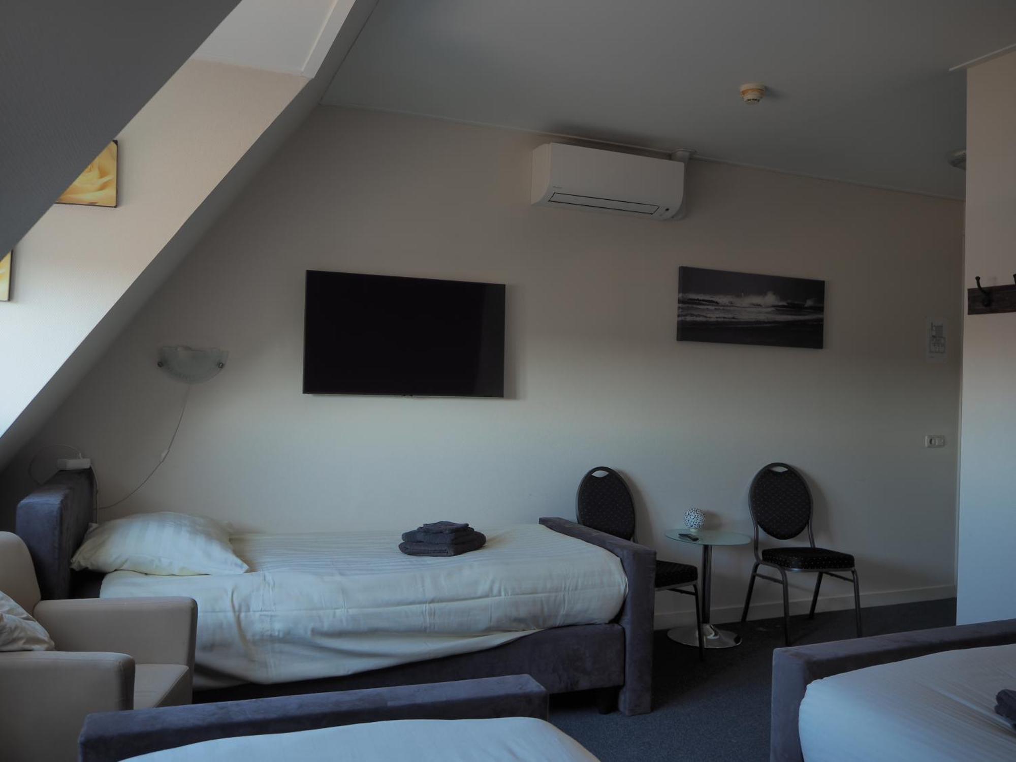 Hotel De Harmonie Sexbierum Екстериор снимка